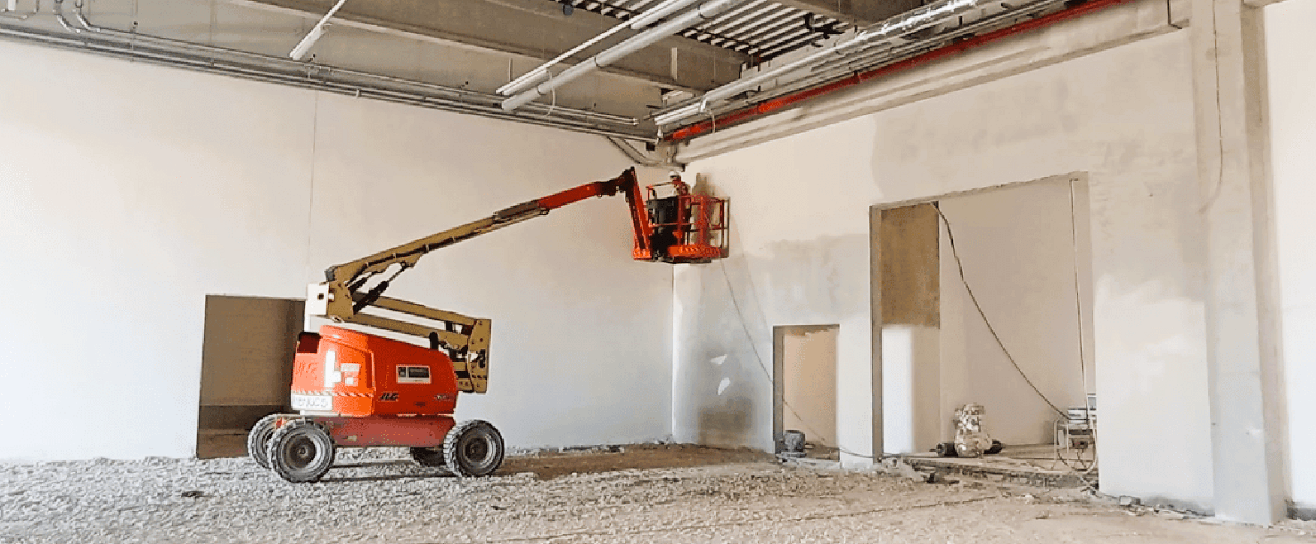 Ipari festés, gépi glettelés és tűzvédelem